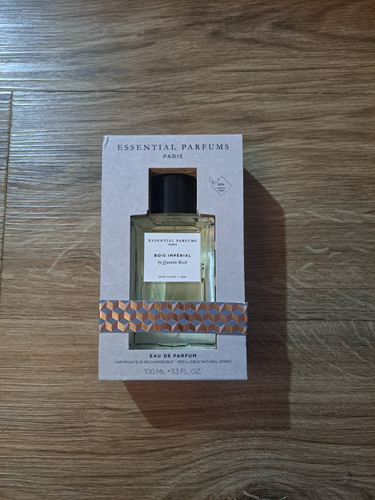 Essential parfums bois - parfums,